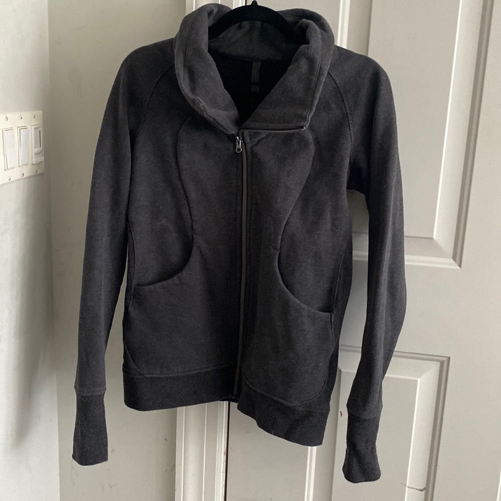 Lululemon sweatshirt. Thick, warm. Grey. Size 8